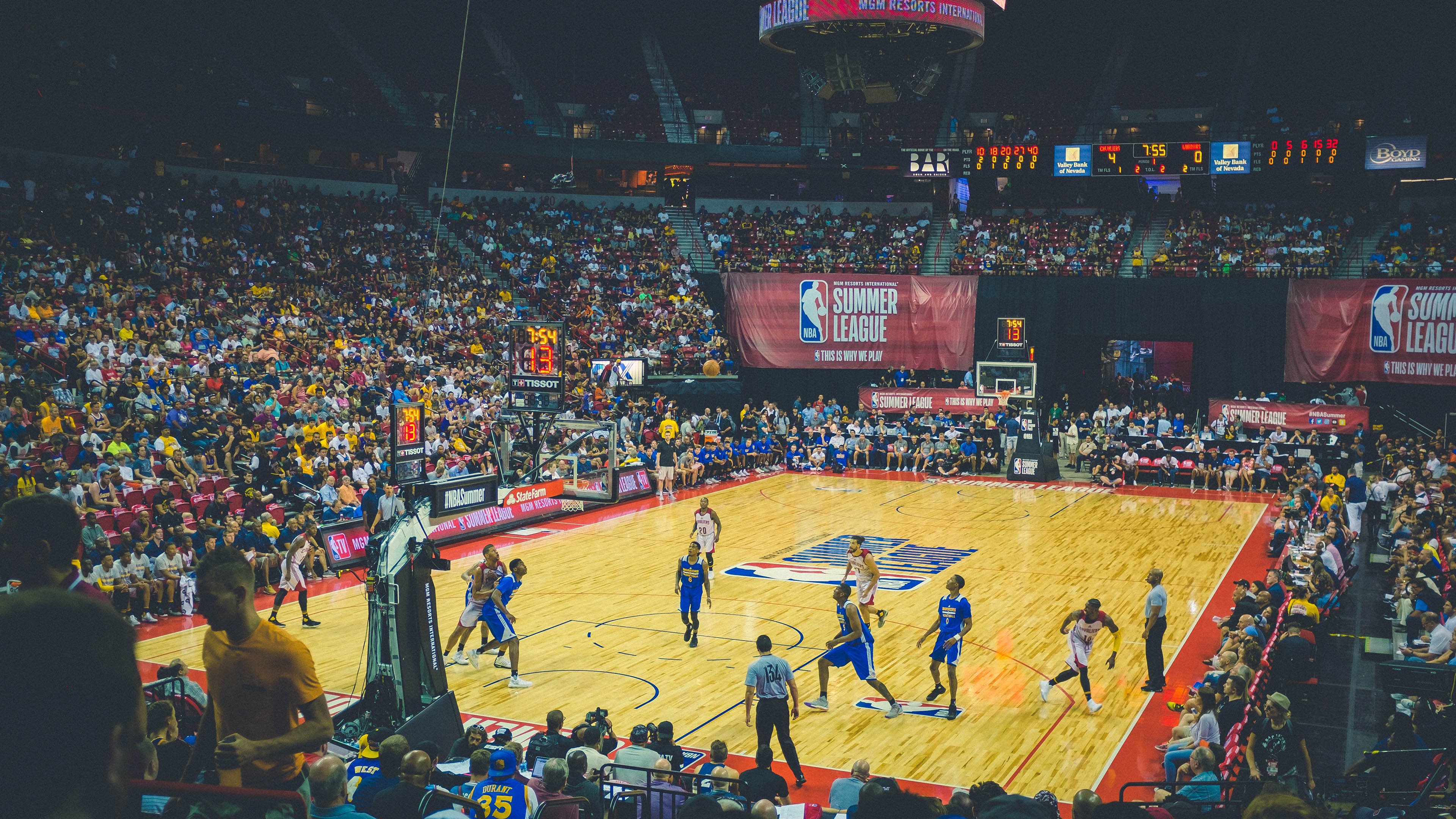 龙8体育-赛前速览：亚洲杯常规赛洛杉矶湖人对阵巴塞罗那，三大看点值得期待